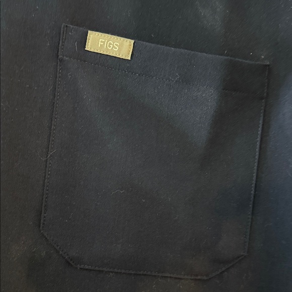 Figs Technical Collection Navy 3 Pocket Scrub Top V-Neck Large - Picture 3 of 9